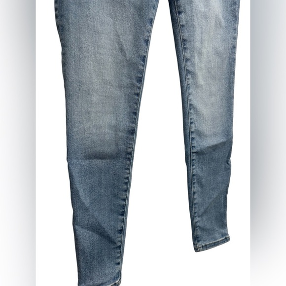 Guess High-Rise Skinny Jeans | Light Blue Stretch Denim | Size 27 - Picture 3 of 8